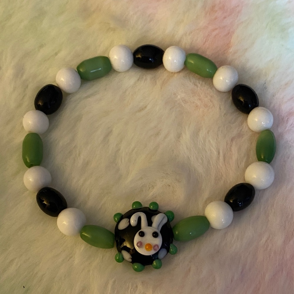 Green and Black Easter Bunny Lampwork Bunny Beaded Bracelet